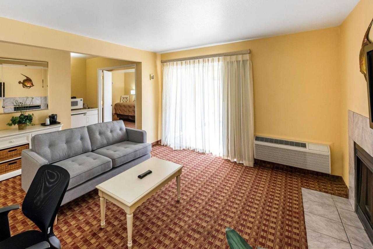 Quality Inn & Suites Capitola By The Sea Exterior photo