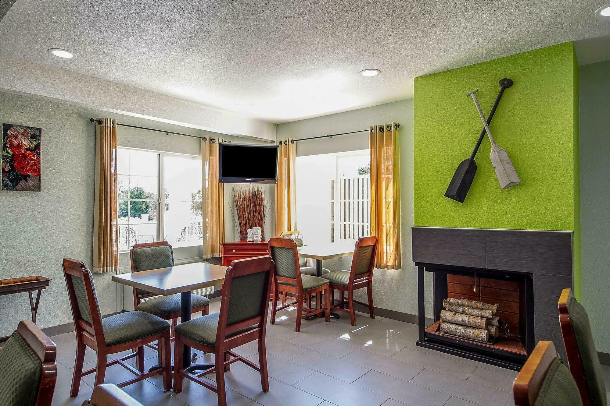 Quality Inn & Suites Capitola By The Sea Exterior photo